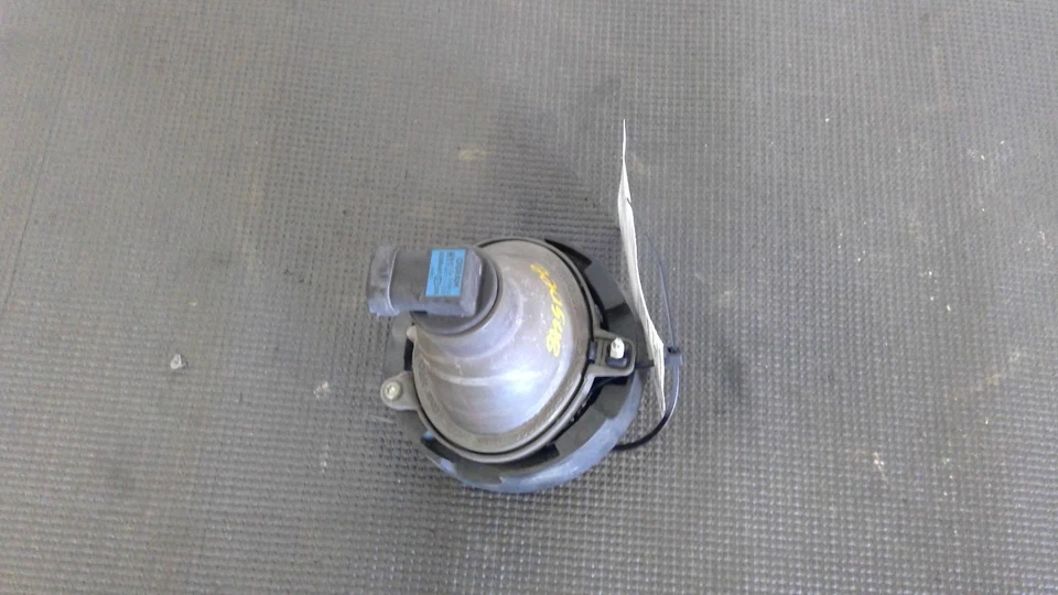 Luz de conducción usada se adapta a: Chevrolet Cobalt 2010 antiniebla grado A Foto 1 de 4