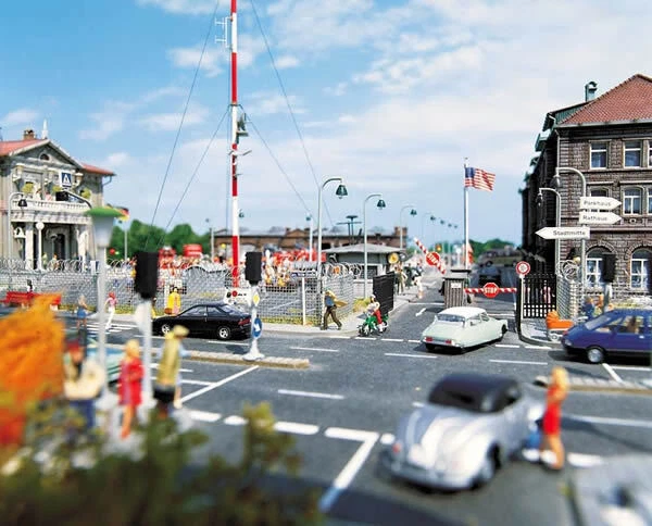 Carretera pavimentada autoadhesiva flexible escala HO Busch 7086 Foto 1 de 1