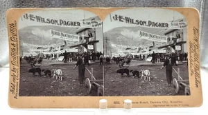 STEREO VIEW – DAWSON STREET SCENE – KLONDIKE GOLD RUSH – NICE SIGNAGE - Picture 1 of 3