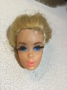 testa di bambola barbie vintage con ciglia radicate ricambi ricambi tlc - Foto 1 di 8