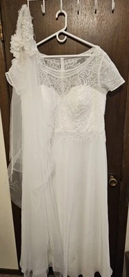 JJ's House A-Line Scoop Floor-Length Lace Chiffon Wedding Dress 250141 w/ Veil - Image 1 of 4