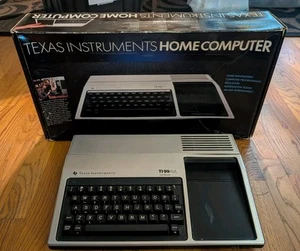 Computadora doméstica vintage Texas Instruments Ti-99/4A (PHC004A), sin probar con caja - Imagen 1 de 22