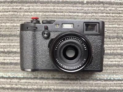 Fujifilm X100F Black24.3MP Digital Compact Cam Sleek Look High-Res Photo Capture - Image 1 of 4