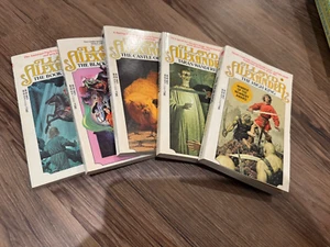 Lloyd Alexander lot of All 5 Paperback Novels Disney The Black Cauldron 1-5 1980 - Picture 1 of 10