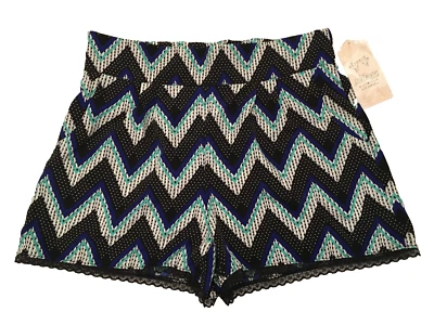 Soulmates Women's/Jr's. Multi-Colored Heringbone Print Laced Hem Shorts Size M - Image 1 of 4