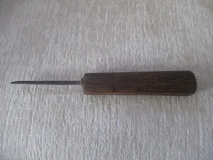 Vintage Unbranded Wooden Handle Gouge Chisel - Picture 1 of 10