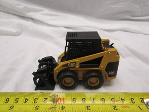 CONSTRUCTION FARM TRUCK BOBCAT STYLE LOADER NORSCOT GROUP CAT 226 CATERPILLAR - Picture 1 of 6