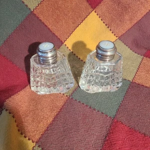 Sterling Silver Tops Mother Pearl Antique Cut Glass Salt Pepper Height 2.5" Rare - Picture 1 of 9