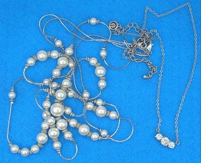 2 PIECE NECKLACE LOT SILVER TONE AVON CRYSTAL RHINESTONE C1946 2 STRAND FX PEARL - Image 1 of 4