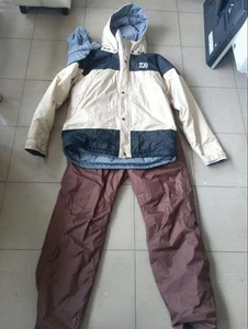Daiwa Rainmax Winter Suit DW-35009 Cold Wear XL Sand Beige Waterproof - Imagen 1 de 14