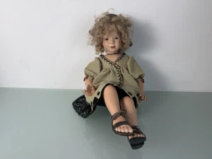 Künstlerpuppe Sammler Porzellanpuppe Gaby Schlotz 45 cm Zustand siehe Fotos  - Bild 1 von 3