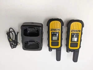 DEWALT DXFRS800 2 Watt Heavy Duty Walkie Talkies (R5) - Zdjęcie 1 z 6