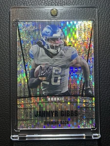 Tarjeta de novato Jahmyr Gibbs - 2023 hoja platino disco lámina láser 24/25 - Leones - Imagen 1 de 2