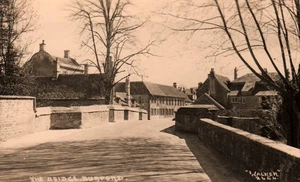 Burford England Oxfordshire Bridge Photo signed Walker RPPC Vintage Postcard - Picture 1 of 2