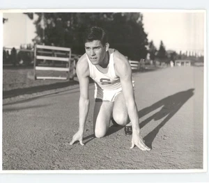 Track & Field Sprinter CLYDE JEFFREY Running Start Portrait 1939 Press Photo - Picture 1 of 2
