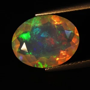 3.93Cts Striking Natural White Opal 13.8x10.7x6.8mm Oval Cut Ethiopia Gemstone - Picture 1 of 4