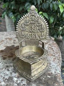 Antigua figura de latón antiguo Astha Laxmi Ganesha lámpara de aceite Laxmi Deepam años 1900’s - Imagen 1 de 11
