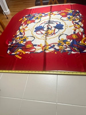 Impresionante bufanda cuadrada de seda Escada 42", hecha en Italia Foto 1 de 2