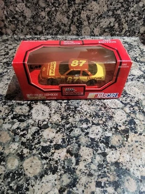 CAMPEONES DE CARRERAS ESCALA 1:24 DIE-CAST STOCK CAR 1993 DENTYNE #87 Joe Nemecheck Foto 1 de 4