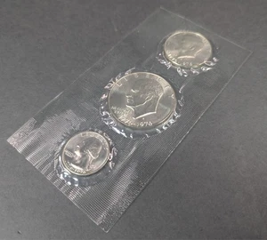 1976 ~ U.S. Mint Bicentennial Silver 3 Coin Uncirculated Set - Coins ONLY - Picture 1 of 3