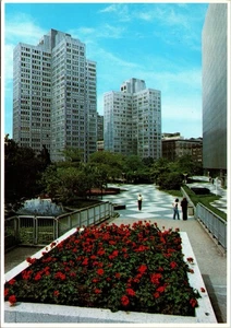 Equitable Plaza Pittsburgh Pennsylvania Brutalist und Garten Postkarte - Bild 1 von 2