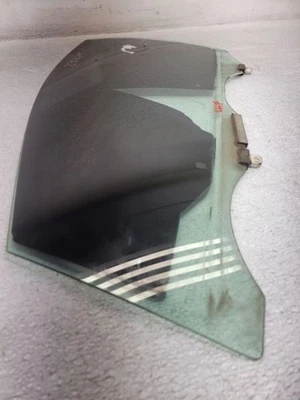 Janela de vidro dianteira da porta do motorista Toyota Prius 2004-2009 681024705 - Imagem 1 de 4