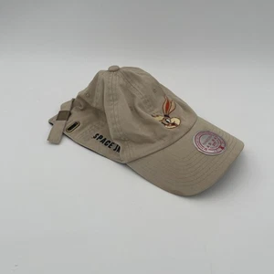 Gorra Mitchell & Ness X Space Jam Dad - Caqui con Lola Bunny - Imagen 1 de 6