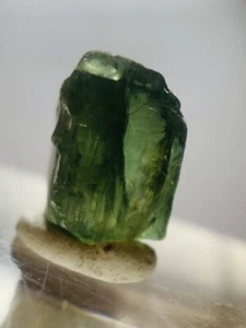 Kornerupine Verte De Madagascar 7,14ct FMG Minéraux - Picture 1 of 8