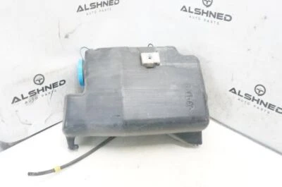 Оригинальный резервуар омывателя ветрового стекла Nissan Armada 2004-2015 годов выпуска 28910-9GA0A   - Изображение 1 из 4