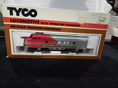 Vintage Tyco H.O. Locomotive F9 Unit. Model 224-21, Santa Fe, In Box. - Image 1 of 4