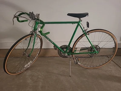 Cuadro Schwinn Varsity 10 velocidades 22 pulgadas verde noviembre 1976 vintage LM502122 Foto 1 de 4