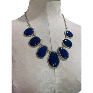 New York & Co goldfarbene blaue Statement-Halskette liegt flach 21 Zoll - Bild 1 von 6