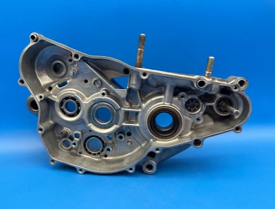 1997 RM250 OEM BOTTOM END RIGHT SIDE CRANKCASE HALF CARTER GEAR BOX MOTOR 96 -00 - Image 1 of 4