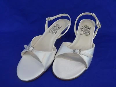 NEW Special Occasions by Saugus Shoe ELLE 2230 White Satin Slingback Size: 5.5M - Image 1 of 4