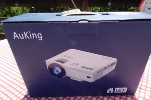 AUKING MINI PROJECTOR - 202 - USB,AV,LAPTOP,SMARTPHONE M8-F - Picture 1 of 2
