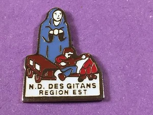 pins pin badge notre dames des gitans region est roulotte guitare - Imagen 1 de 1