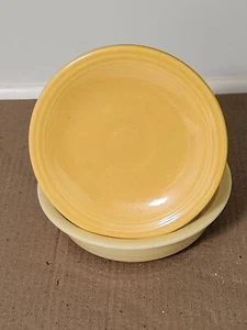 Plato pequeño Fiesta Ware amarillo original vintage 6,25" - Imagen 1 de 2