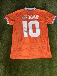 DENNIS BERGKAMP ARSENAL HOLLAND LEGEND GENUINE HAND SIGNED AUTHENTIC COA - Picture 1 of 3