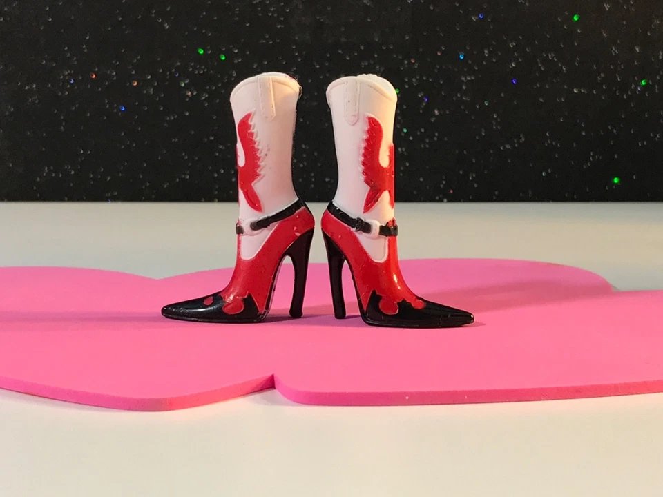BRATZ DOLL BOOTS COWGIRLZ CLOE WHITE RED EAGLE HIGH HEEL COWBOY BOOTS  MYGIRLZ99 - Image 1 of 1