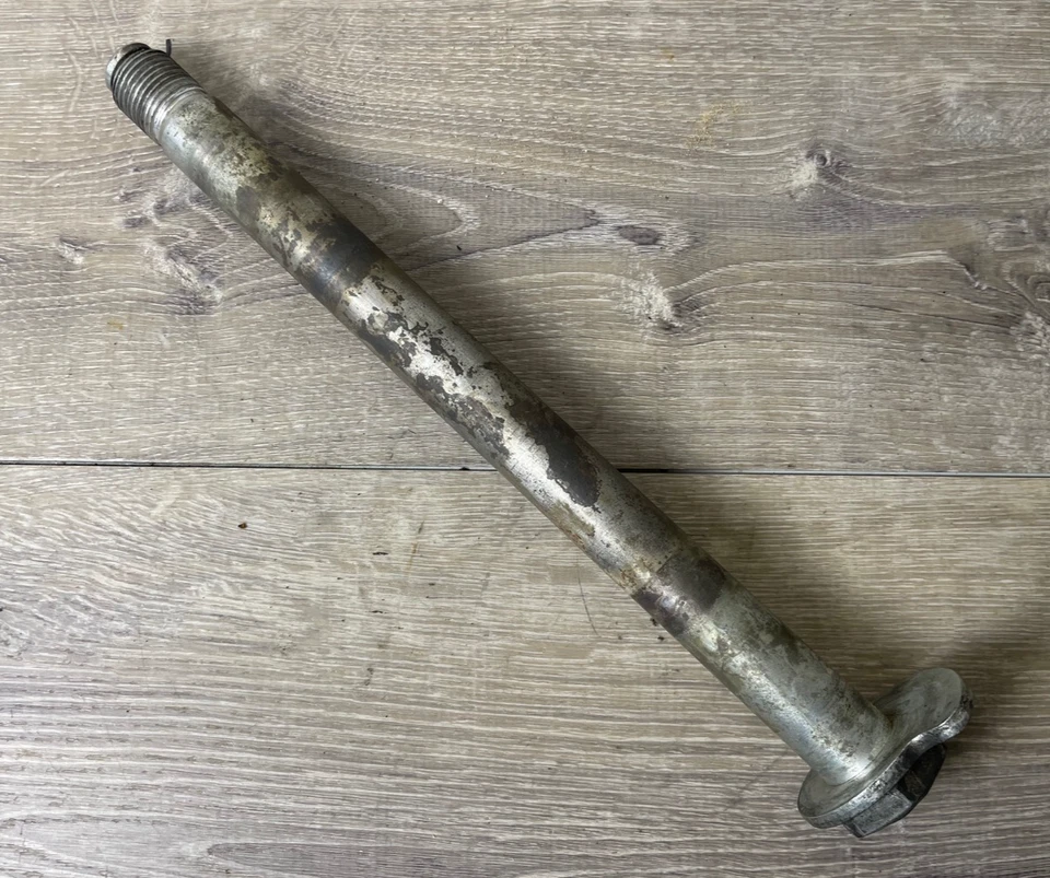 Harley-Davidson 2005 Electra Glide Rear Axle 1" 41056-02 OEM - Image 1 of 4