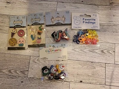 Sew-Ology Sewing Button Mixed Lot Mixed Size 5 Sealed Bags Snowman Flowers Shoes - Image 1 of 4