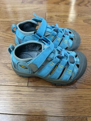 Sandalias Keen para niños jóvenes zapatos ~ talla 9 ~ juego de agua ~ lavables ~ azules Foto 1 de 4