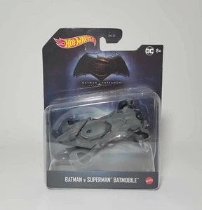 HOT WHEELS BATMAN v SUPERMAN BATMOBILE -Mattel -NEW - Picture 1 of 2