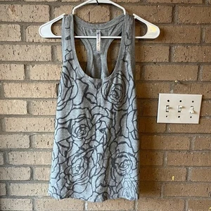 Fabletics Racerback Fitted Tank Top Size M Grays w/ Raised Velvety Pattern - Picture 1 of 3