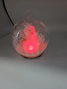 Gerson Navidad Muñeco de Nieve Ornamento 7 Colores Luz Cambiante LED Globo Centro de Mesa - Imagen 1 de 5