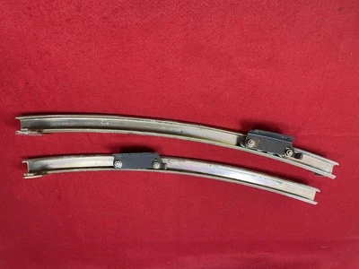 BMW E24 633Csi 635Csi M6 regulador de ventana rodillo de pista lado del conductor izquierdo OEM 1989 Foto 1 de 4