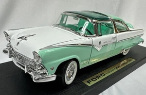 NIB Road Legends 1:18 1955 Ford Fairlane Crown Vic Skyliner White Glass Roof - Picture 1 of 7