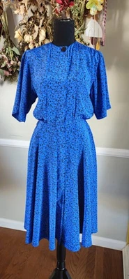 Vintage Liz Claiborn Dresses Mkd Sz 4 - Image 1 of 4