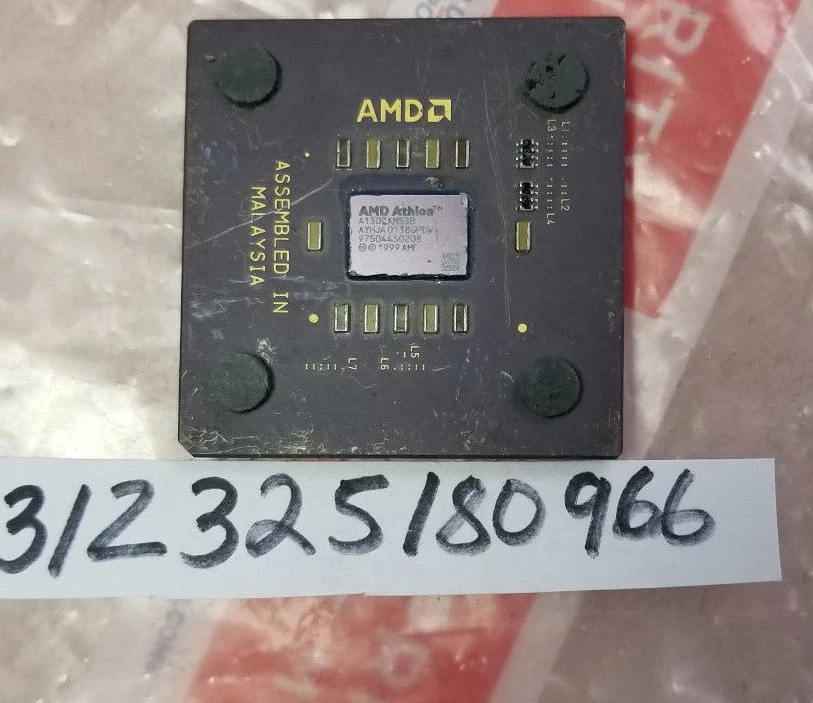 AMD Athlon 1300 1300MHz/256KB/200MHz FSB A1300AMS3B  SOCKET A 462  Athlon - Image 1 of 1