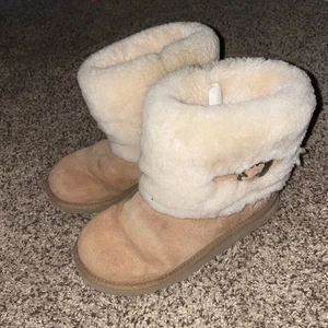 UGG Australia Ellee Chestnut niedrige Knöchelstiefel mit seitlicher Schnalle Größe 6,5 - Bild 1 von 8